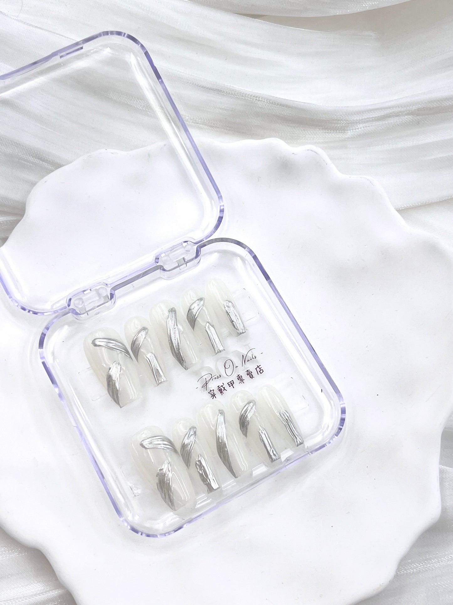 裸白銀手繪線條-手工穿戴甲