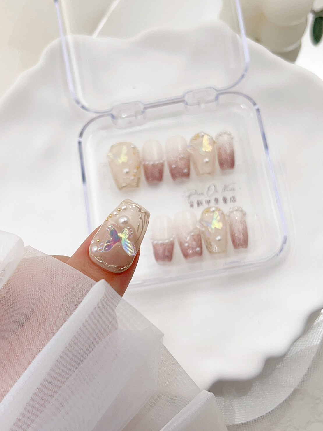 M118 貴婦珍珠蝴蝶 純手工穿戴甲