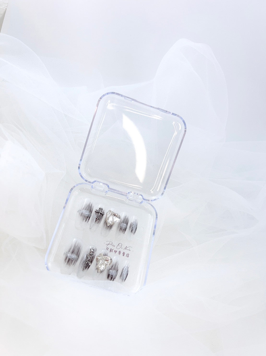 P512 透白刷色黑十字愛心鑽穿戴甲 長梯穿戴甲