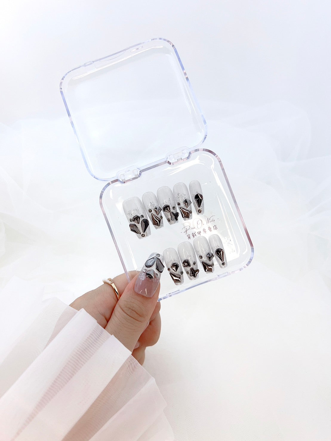 P268 Black Crystal Wearable Armor Short Round press on nails